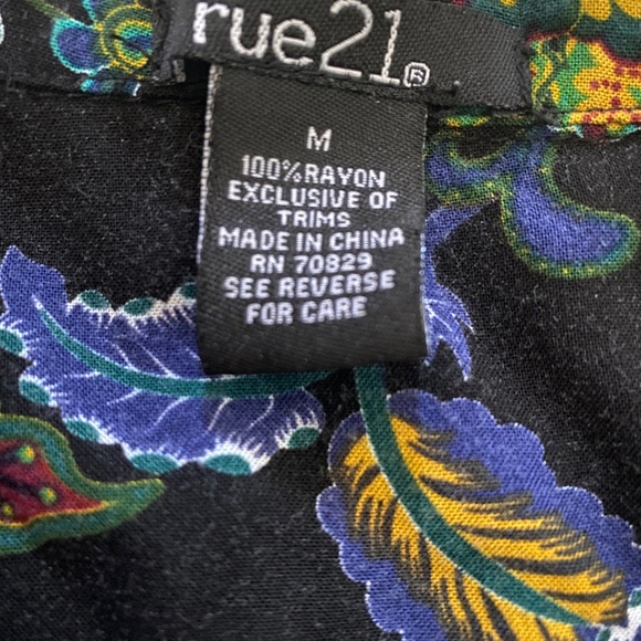 Colorful Blouse - Picture 2 of 3